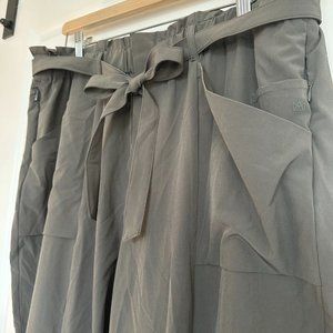 Athletic paperbag pants